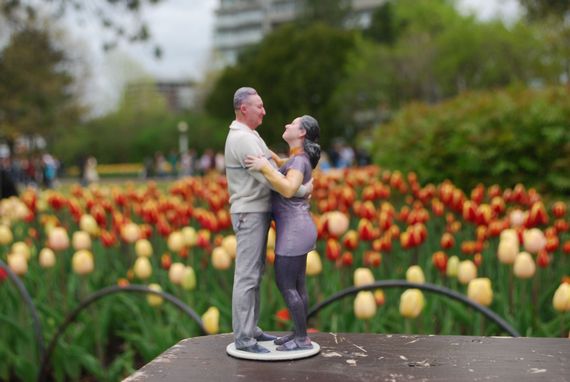 Figurine of a couple